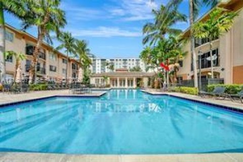 Condo in Fort Lauderdale, Florida, 2 bedrooms  № 2401317 - photo 23