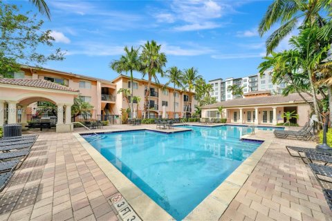 Condo in Fort Lauderdale, Florida, 2 bedrooms  № 2401317 - photo 3