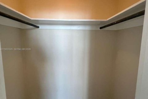 Copropriété à louer à North Bay Village, Floride: 1 chambre, 87.33 m2 № 1977116 - photo 28