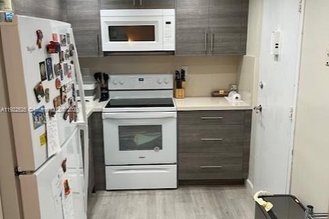 Copropriété à louer à North Bay Village, Floride: 1 chambre, 87.33 m2 № 1977116 - photo 11