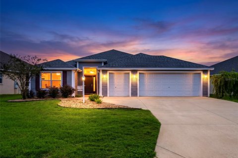 Villa ou maison à The Villages, Floride 3 chambres, 177.16 m2 № 2410047