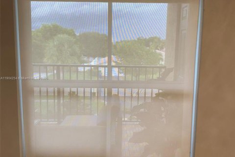 Copropriété à louer à Coral Springs, Floride: 2 chambres, 91.04 m2 № 1954875 - photo 11