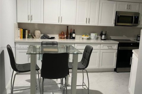 Copropriété à louer à Coral Springs, Floride: 2 chambres, 91.04 m2 № 1954875 - photo 5