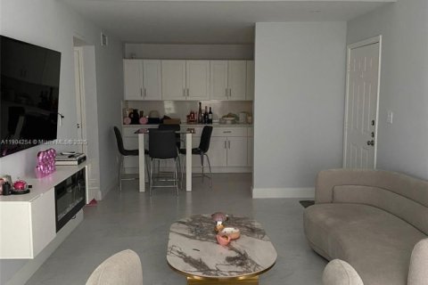 Copropriété à louer à Coral Springs, Floride: 2 chambres, 91.04 m2 № 1954875 - photo 2