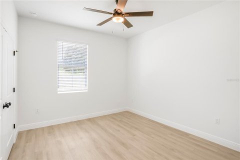 Casa en venta en Fruitland Park, Florida, 3 dormitorios, 185.8 m2 № 1901338 - foto 27