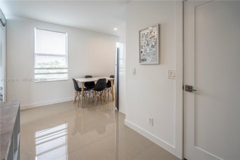 Снять в аренду квартиру в Майами-Бич, Флорида 1 спальня, 51.1м2, № 2000914 - фото 9