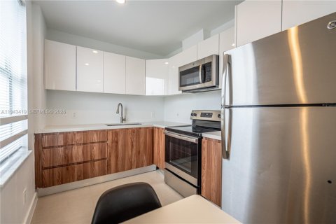 Снять в аренду квартиру в Майами-Бич, Флорида 1 спальня, 51.1м2, № 2000914 - фото 2