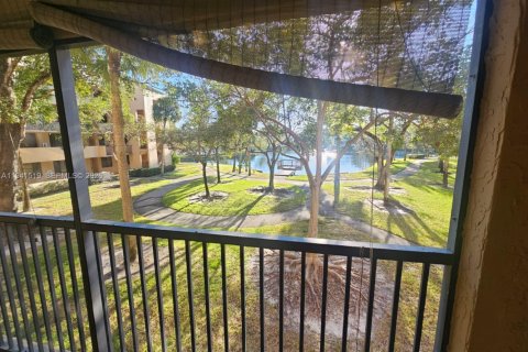 Copropriété à vendre à Plantation, Floride: 2 chambres, 101.36 m2 № 2152732 - photo 2
