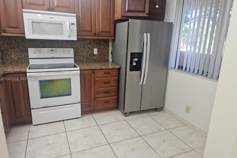 Copropriété à vendre à Plantation, Floride: 2 chambres, 101.36 m2 № 2152732 - photo 4