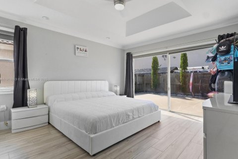 Villa ou maison à louer à Miami, Floride: 3 chambres, 145.02 m2 № 1970407 - photo 17