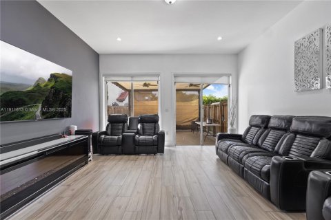 Villa ou maison à louer à Miami, Floride: 3 chambres, 145.02 m2 № 1970407 - photo 5