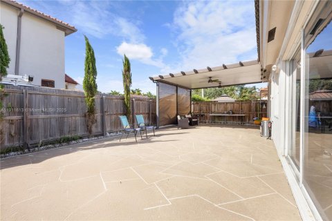 Villa ou maison à louer à Miami, Floride: 3 chambres, 145.02 m2 № 1970407 - photo 22