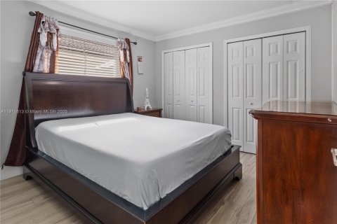 Villa ou maison à louer à Miami, Floride: 3 chambres, 145.02 m2 № 1970407 - photo 14
