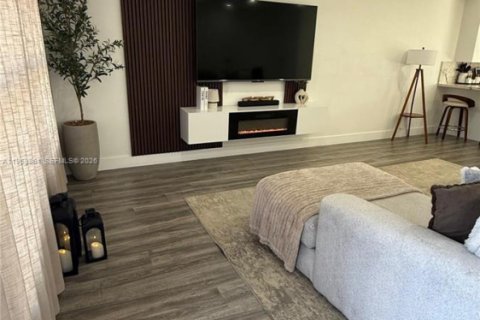 Купить таунхаус в Майами-Гарденс, Флорида 2 спальни, 84.54м2, № 2009075 - фото 13