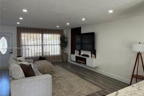 Купить таунхаус в Майами-Гарденс, Флорида 2 спальни, 84.54м2, № 2009075 - фото 4