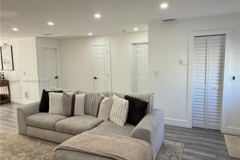 Купить таунхаус в Майами-Гарденс, Флорида 2 спальни, 84.54м2, № 2009075 - фото 9