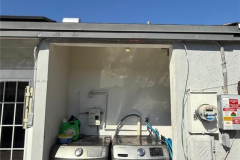 Купить таунхаус в Майами-Гарденс, Флорида 2 спальни, 84.54м2, № 2009075 - фото 14