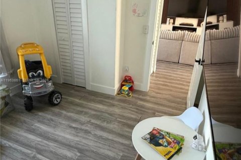 Купить таунхаус в Майами-Гарденс, Флорида 2 спальни, 84.54м2, № 2009075 - фото 18