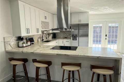 Купить таунхаус в Майами-Гарденс, Флорида 2 спальни, 84.54м2, № 2009075 - фото 3