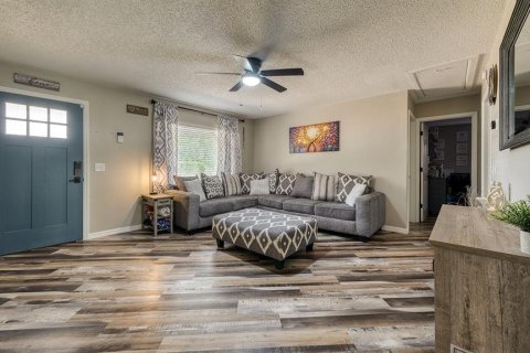 House in Winter Haven, Florida 3 bedrooms, 91.51 sq.m. № 2148305 - photo 6