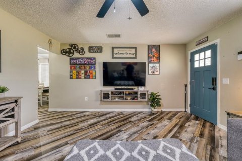 House in Winter Haven, Florida 3 bedrooms, 91.51 sq.m. № 2148305 - photo 8