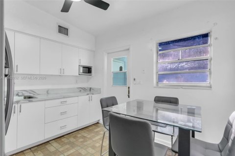 Villa ou maison à vendre à Homestead, Floride: 2 chambres, 91.97 m2 № 2000095 - photo 13