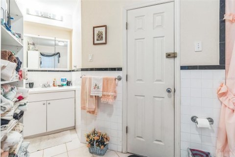 House in Largo, Florida 3 bedrooms, 168.9 sq.m. № 1758297 - photo 29