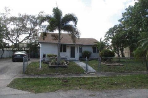 Villa ou maison à vendre à Homestead, Floride: 3 chambres, 127 m2 № 1950158 - photo 1
