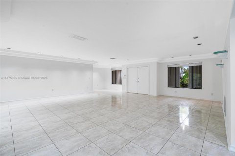 Villa ou maison à louer à Miami, Floride: 3 chambres, 188.31 m2 № 1926078 - photo 4