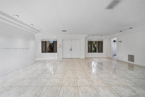 Casa en alquiler en Miami, Florida, 3 dormitorios, 188.31 m2 № 1926078 - foto 5