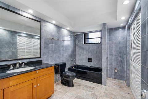 Casa en alquiler en Miami, Florida, 3 dormitorios, 188.31 m2 № 1926078 - foto 14