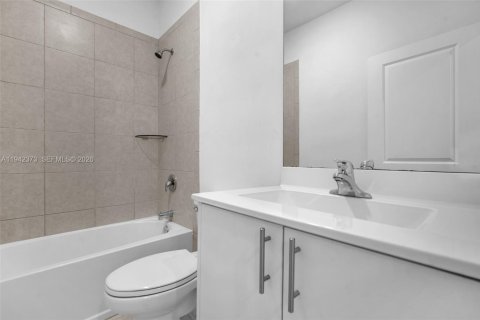 Touwnhouse à vendre à Homestead, Floride: 3 chambres, 129.41 m2 № 2152758 - photo 29