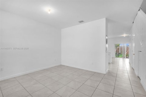 Touwnhouse à vendre à Homestead, Floride: 3 chambres, 129.41 m2 № 2152758 - photo 5