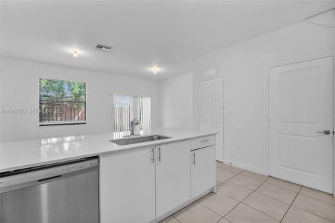 Touwnhouse à vendre à Homestead, Floride: 3 chambres, 129.41 m2 № 2152758 - photo 14