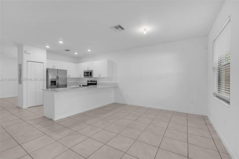 Touwnhouse à vendre à Homestead, Floride: 3 chambres, 129.41 m2 № 2152758 - photo 23