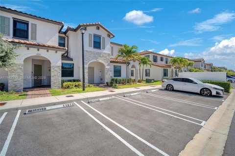 Touwnhouse à vendre à Homestead, Floride: 3 chambres, 129.41 m2 № 2152758 - photo 4
