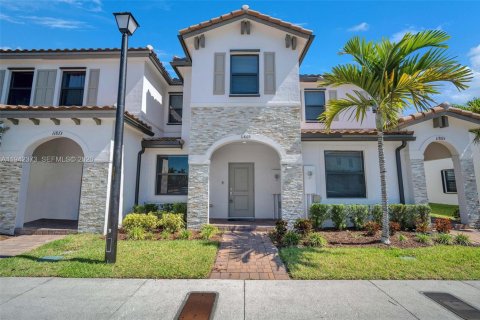 Touwnhouse à vendre à Homestead, Floride: 3 chambres, 129.41 m2 № 2152758 - photo 1