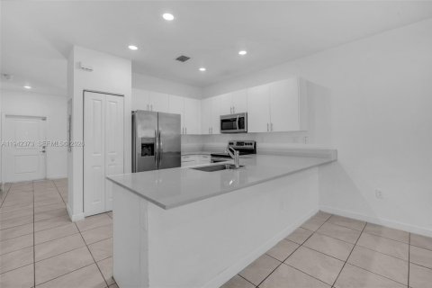 Touwnhouse à vendre à Homestead, Floride: 3 chambres, 129.41 m2 № 2152758 - photo 16