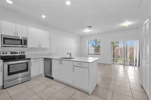 Touwnhouse à vendre à Homestead, Floride: 3 chambres, 129.41 m2 № 2152758 - photo 10