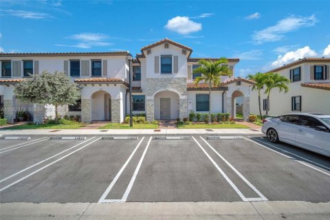 Touwnhouse à vendre à Homestead, Floride: 3 chambres, 129.41 m2 № 2152758 - photo 3