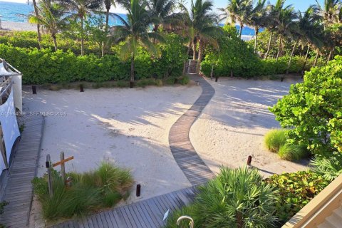 Снять в аренду кондоминиум в Майами-Бич, Флорида 1 спальня, 81.75м2, № 2025963 - фото 28