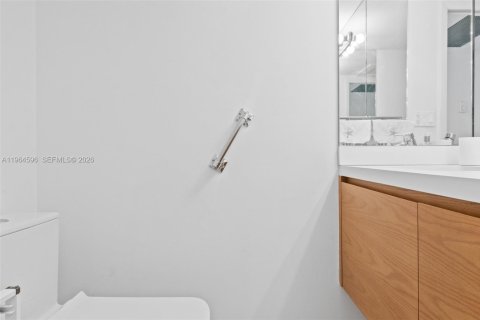 Снять в аренду кондоминиум в Майами-Бич, Флорида 1 спальня, 81.75м2, № 2025963 - фото 15