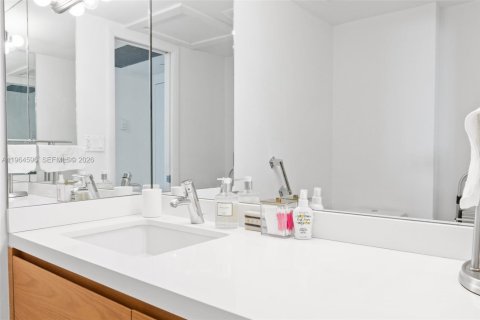 Снять в аренду кондоминиум в Майами-Бич, Флорида 1 спальня, 81.75м2, № 2025963 - фото 16