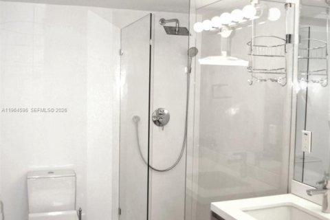 Снять в аренду кондоминиум в Майами-Бич, Флорида 1 спальня, 81.75м2, № 2025963 - фото 14