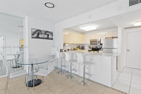 Снять в аренду кондоминиум в Майами-Бич, Флорида 1 спальня, 81.75м2, № 2025963 - фото 6