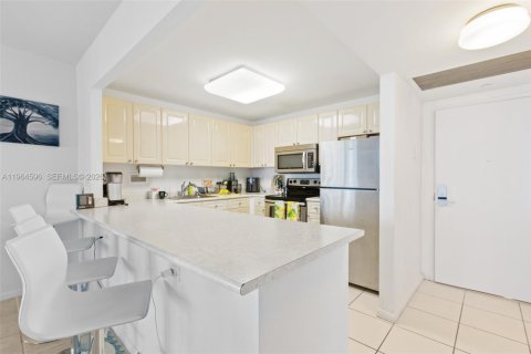 Снять в аренду кондоминиум в Майами-Бич, Флорида 1 спальня, 81.75м2, № 2025963 - фото 7