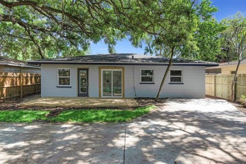 House in Saint Petersburg, Florida 3 bedrooms, 127.09 sq.m. № 2394145 - photo 26