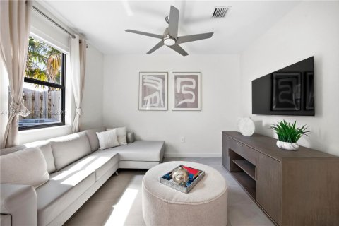 Townhouse in Homestead, Florida 3 bedrooms, 157.47 sq.m. № 2041757 - photo 17