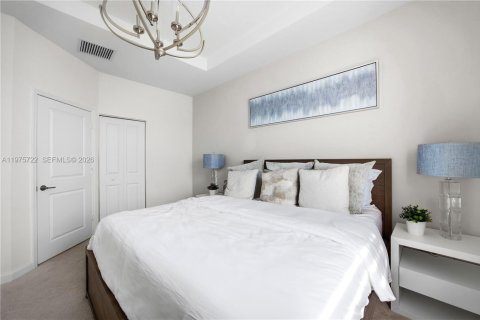 Townhouse in Homestead, Florida 3 bedrooms, 157.47 sq.m. № 2041757 - photo 23