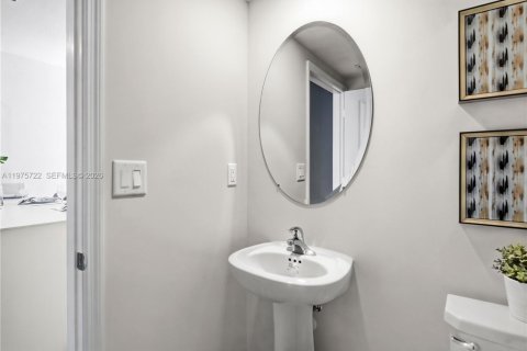 Townhouse in Homestead, Florida 3 bedrooms, 157.47 sq.m. № 2041757 - photo 20